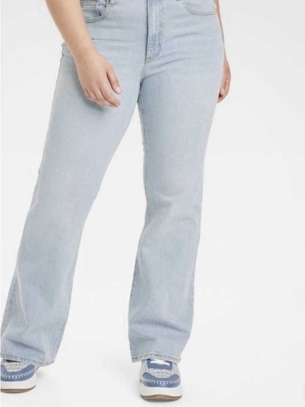 NWT Universal Thread High Rise FlareComfort Stretch Light Wash Jeans 8 Regular - Picture 2 of 6